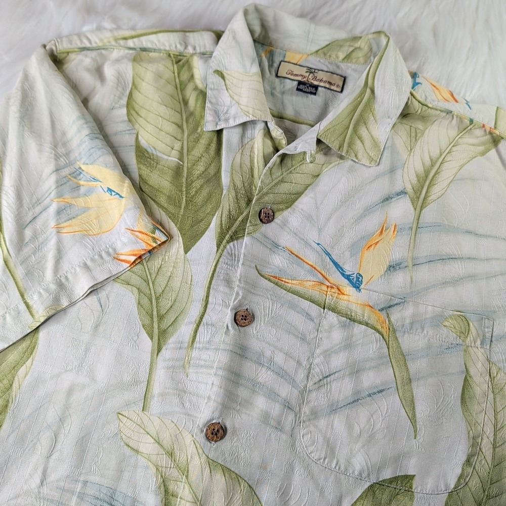 Tommy Bahama Shirt Men M Green Silk Bird of Paradise Tropical Floral Camp Button